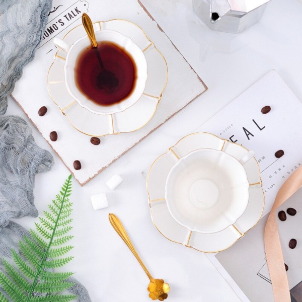 Creative Simple ceramic Teacup With Saucer & Spoon Set