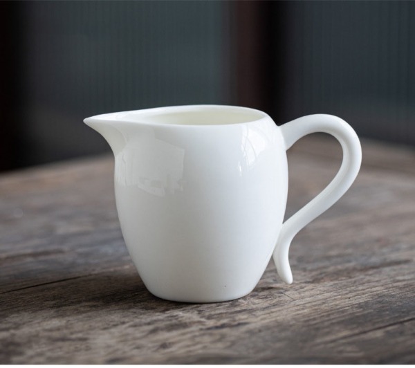 Dehua White Porcelain Tea Fair Cup Ceramic Lique Divider for Kung Fu Tea