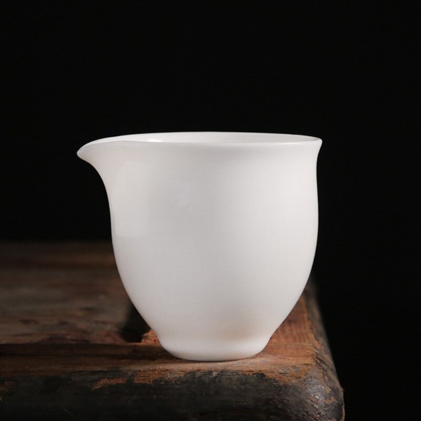 Dehua White Porcelain Tea Fair Cup Ceramic Kung Fu Tea Divide Pitcher